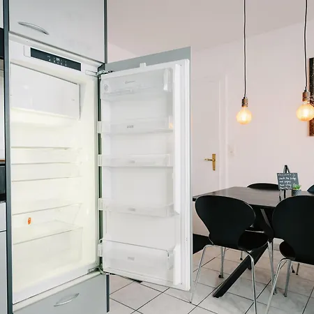 Bergoase In See- Und Bergnaehe, 6 Gaeste, Praktisch, Mit Balkon 슈피츠