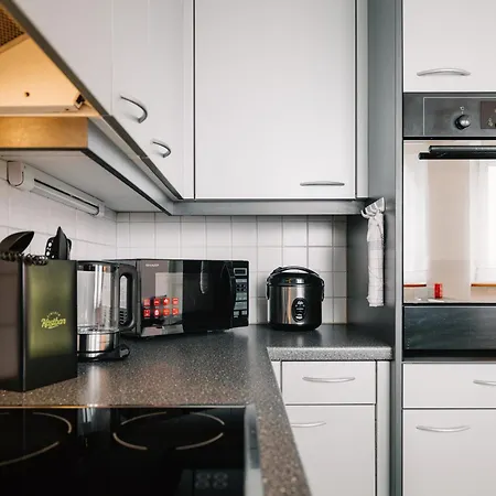 Bergoase In See- Und Bergnaehe, 6 Gaeste, Praktisch, Mit Balkon * 슈피츠