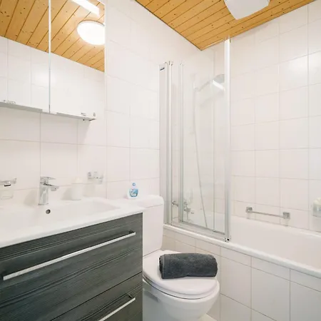 Bergoase In See- Und Bergnaehe, 6 Gaeste, Praktisch, Mit Balkon Spiez