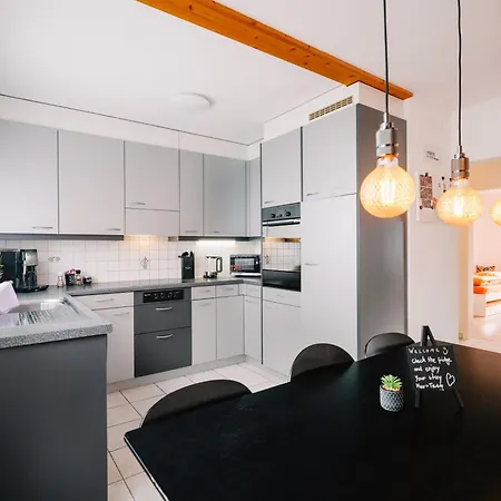 Bergoase In See- Und Bergnaehe, 6 Gaeste, Praktisch, Mit Balkon *