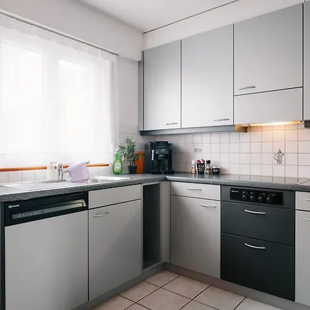 Bergoase In See- Und Bergnaehe, 6 Gaeste, Praktisch, Mit Balkon Appartement