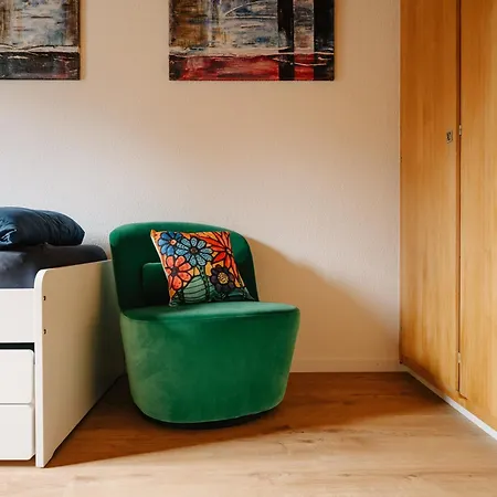 Bergoase In See- Und Bergnaehe, 6 Gaeste, Praktisch, Mit Balkon * Spiez