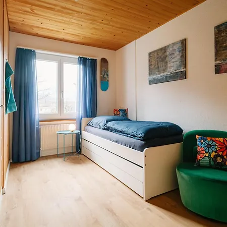 Bergoase In See- Und Bergnaehe, 6 Gaeste, Praktisch, Mit Balkon Spiez