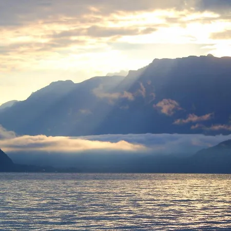 Bergoase In See- Und Bergnaehe, 6 Gaeste, Praktisch, Mit Balkon * Spiez